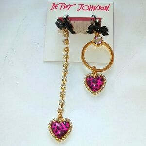 Betsey Johnson Cheetah and Rhinestone Dangle Heart Earrings. NEW